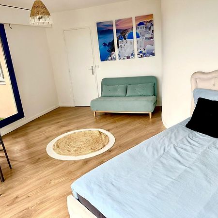 Paris La Defense - Santorin Apartment With Jacuzzi กูร์เบอวัวร์ ภายนอก รูปภาพ