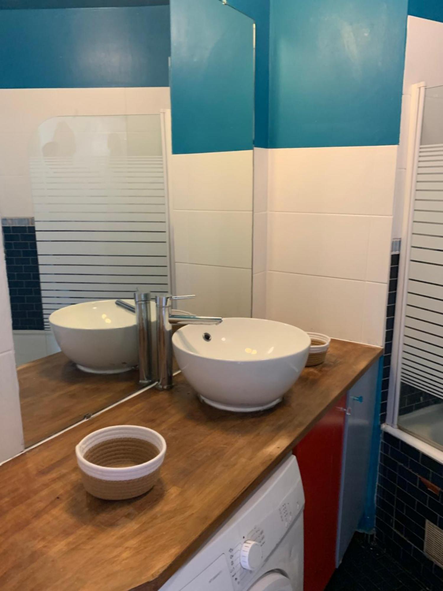 Paris La Defense - Santorin Apartment With Jacuzzi กูร์เบอวัวร์ ภายนอก รูปภาพ