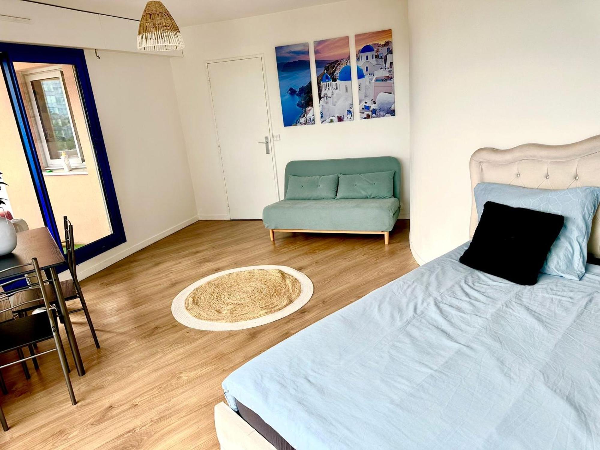 Paris La Defense - Santorin Apartment With Jacuzzi กูร์เบอวัวร์ ภายนอก รูปภาพ